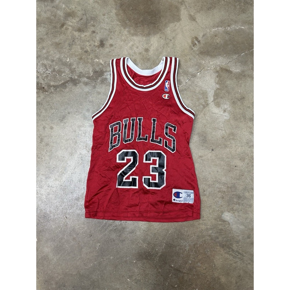 Vintage Red Champion MICHAEL JORDAN #23 Chicago Bulls Jersey Size Small 36